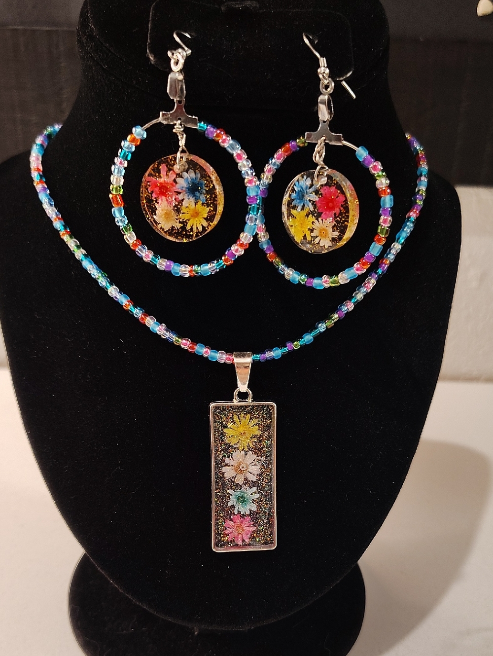 Handmade Seed Beaded Resin Set With Real Dried Flowers